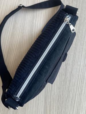 "Flickenwerk II mit Tasche" - SCHWARZ